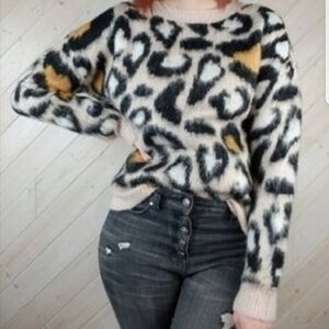 Silverflint size medium Leopard animal print sweater